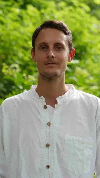 Portraitbild von Heilpraktiker auf psychologischer Basis & Life Coach in Bamberg – Raphael Ott.